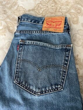 Levi's 505 Straight Leg Men’s Jeans - Blue Denim.